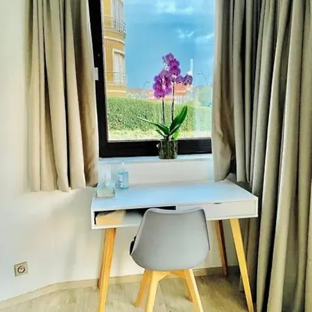 Crw Flat - Spacious Ground Floor Apartment With Garden Koksijde Exterior photo