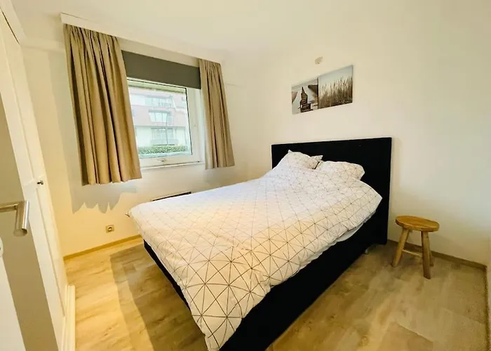 Crw Flat - Spacious Ground Floor Apartment With Garden